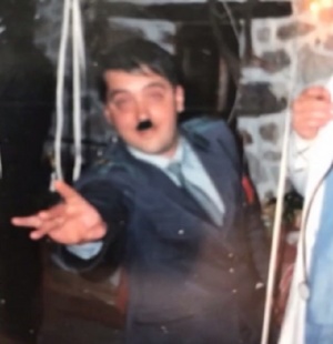 Заради нацистки снимки: Борисов иска уволнение на човек на Радев