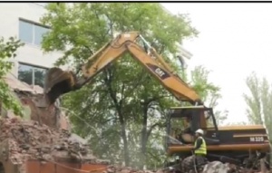 Събориха къща на 110 години, гражданите искат тя да се възстанови