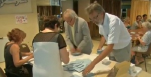 Партията на Макрон може да вкара 445 депутати