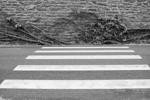 14-годишен е в болница, след като го е блъснала кола