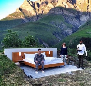 Хотел с безброй звезди и без персонал в швейцарските Алпи