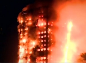 Още 5000 лири и сградата в Лондон щеше да е по-сигурна при пожар (ВИДЕО)