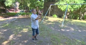 Защо 10-годишно момче с клип до кмета на район "Триадица"?