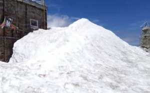 Сняг през юни: На връх Мусала вали от няколко дни