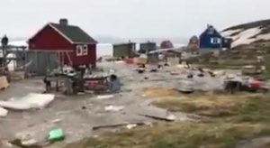 Четирима души изчезнали, след цунами в Гренландия