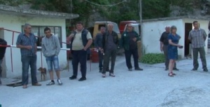 Работници на протест край Черепиш (ВИДЕО)