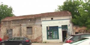 Мъж губи имота си, общината не поддържа своята половина (ВИДЕО)