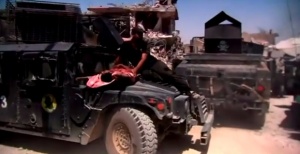 Два самоубийствени атентата в Източен Мосул