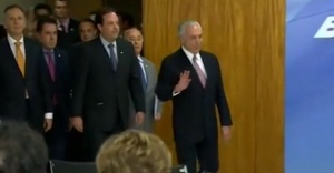 Автомобил се блъсна в портала на президентската резиденция в Бразилия (ВИДЕО)