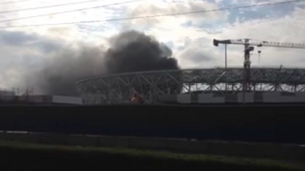 Горя пожар на един от стадионите за Световното по футбол