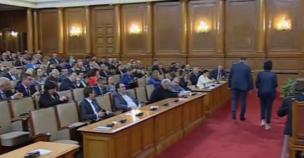 Парламентът отхвърли мажоритарният вот на първо четене