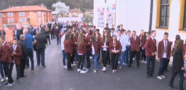 Приключи посредничеството! България ще общува директно с българите от Сърбия