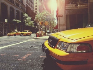 Таксиметров автомобил блъсна 10 пешеходци в Бостън