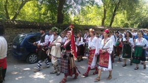 Вдигнаха най-голямата българска сватба край Арбанаси