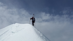 Алпинистът Боян Петров изкачи Гашербрум-2