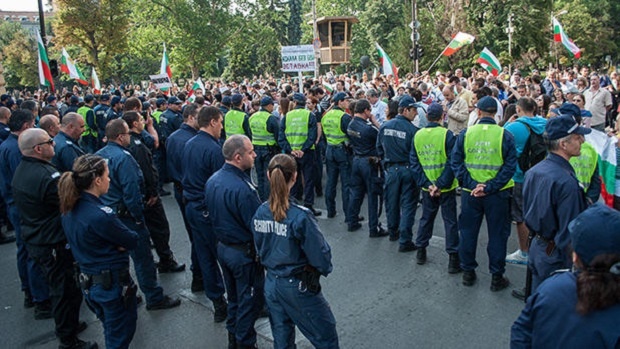 Полицията и във Варна на протест