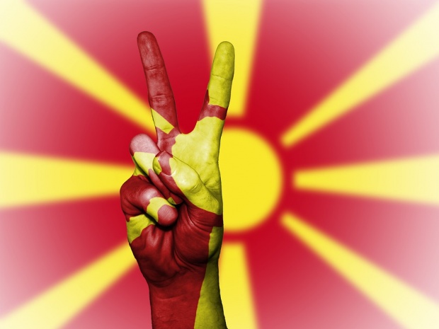 Джамбазки:Не Македония се закача с България