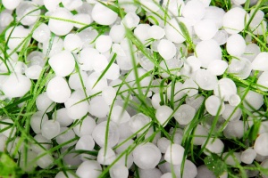 Правителството отпуска 5 млн. лева за защита от градушките