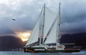 Зрелищна и екстремна акция на "Грийнпийс" във Варна