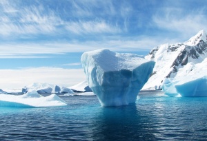 Учени откриха над 90 вулкана под леда на Антарктида