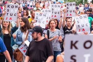 На протест заради идеята за кариера за строителни материали в Бургас