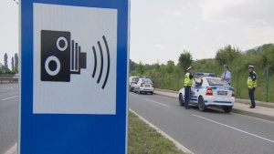 Ефикасно ли е  премахването на табелите за камери по пътищата?