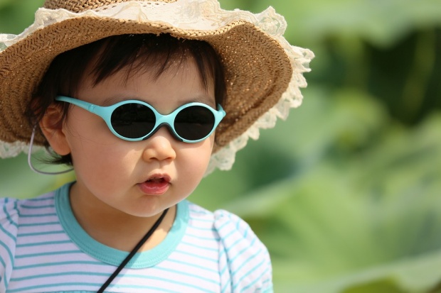 Как да познаем истинските слънчеви очила