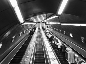 Продължава разследването на взрива в Лондонското метро