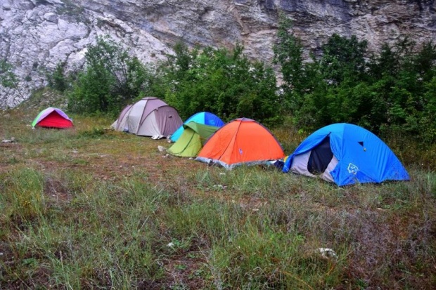 Екоактивисти опънаха палатки в центъра на Стара Загора