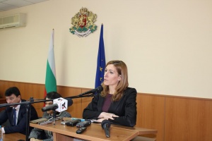 Бизнесът иска оставката на Николина Ангелкова