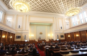 Парламентът ще заседава извънредно на 17 октомври
