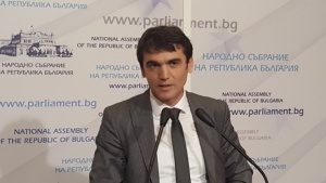 Затруднено е получаването на документ за български произход, съобщи Андон Дончев