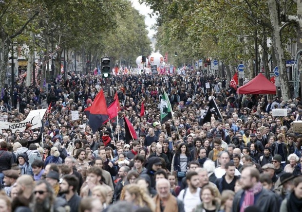 Стотици хиляди на протест срещу реформите на Макрон