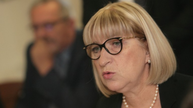 Цецка Цачева: Корупцията не се бори с един закон