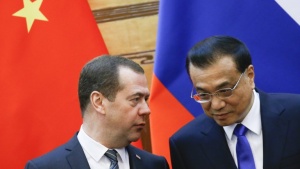 Медведев: В света не трябва да доминира една валута