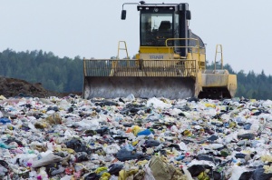 Не е ясно кога ще започне извозването на опасните отпадъци, намерени в Свищов