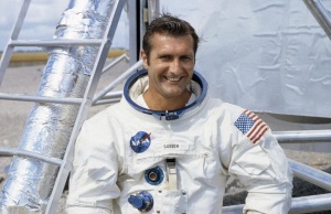 Почина астронавтът Ричард Гордън