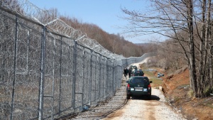 Задържаха турски каналджия на границата ни