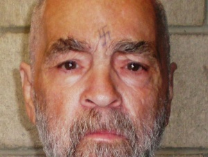 Почина серийният убиец Чарлз Менсън