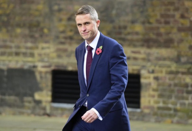 Гавин Уилямсън е новият британски военен министър