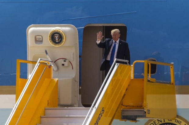 И президентът Доналд Тръмп пристигна във Виетнам