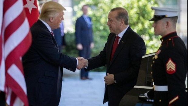 Ердоган и Тръмп обсъдиха Близкия изток и двустранните отношения
