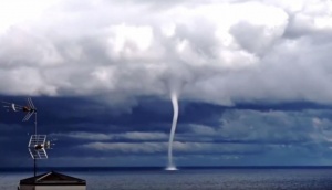 Водно торнадо удари Сан Ремо