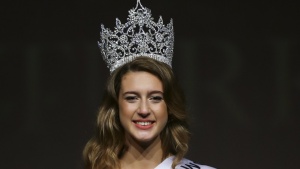 Заплашват със затвор детронираната „Мис Турция”