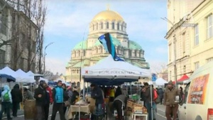 Коледен фермерски пазар до Св. Александър Невски в неделя