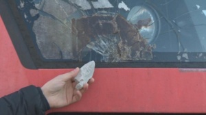 Момиче пострада от хвърлен камък по влак