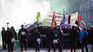 Протести в Австрия заради влизането на крайната десница в правителството