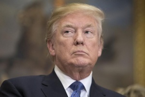 Британци не искат Тръмп за гост, щял да постави кралицата в неловко положение