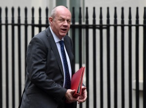 Заместник на Тереза Мей хвърли оставка заради секс скандал