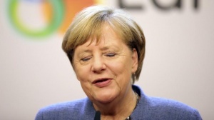 Близо половината германци искат Меркел да се оттегли от властта